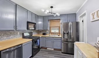 709 E GOODALL St, Appleton, WI 54915