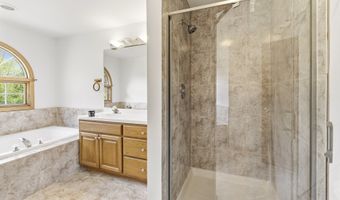 546 N 4th Ave, Addison, IL 60101