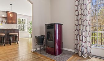 80 Maple St, Acton, ME 04001