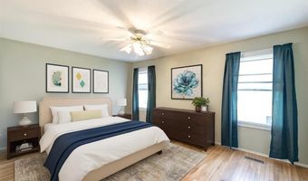 707 Bitterfield Dr, Ballwin, MO 63011