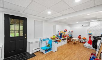 14 Sheri Dr, Coventry, RI 02816