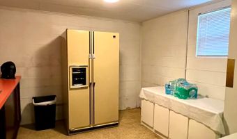 1203 Oak Ave, Aurora, MO 65605