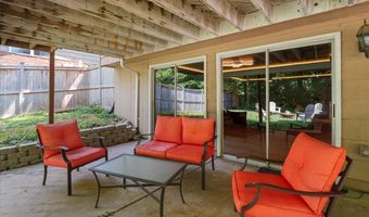 447 Maymont Dr, Ballwin, MO 63011