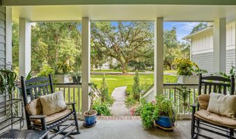 9 Bajala Dr E, Beaufort, SC 29907
