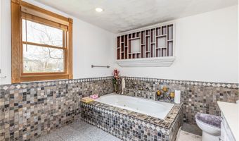 676 N Ellicott Creek Rd, Amherst, NY 14228