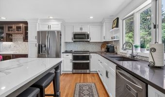 15 Lovejoy Rd, Andover, MA 01810