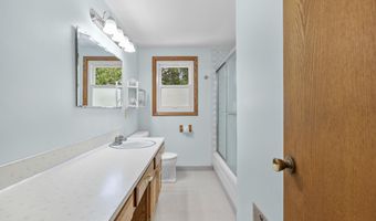 1136 W ROBERTS Ave, Appleton, WI 54914