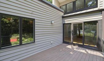 5 Newell Ct, Albany, NY 12204