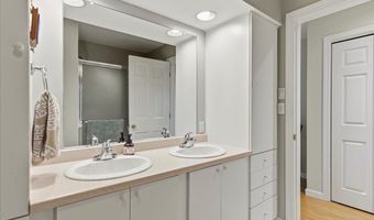 99 Dockside Ln, Belfast, ME 04915