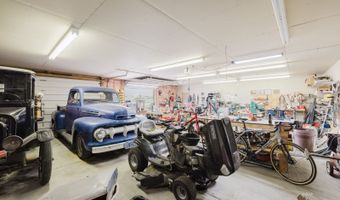 1225 Country Ln, Lamoille, NV 89828