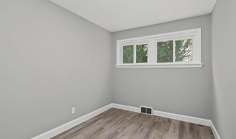 29 Summit Ave, Absecon, NJ 08201