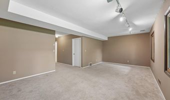 1386 Arden View Dr, Arden Hills, MN 55112