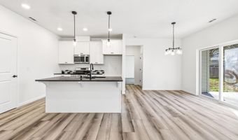 307 6th St, Benton City, WA 99320