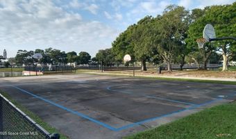 901 Laurel Cir, Barefoot Bay, FL 32976