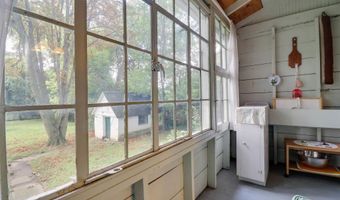 2656 E Big Beaver, Troy, MI 48083