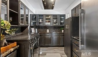 1717 Pine Lakes Ranch Dr, Cascade, ID 83611