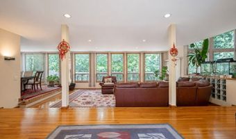 4 High Mountain Trl, Bayonne, NJ 07035