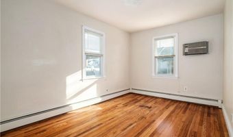 86 Sherwood St, Cranston, RI 02920