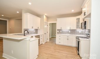 1202 Louise Ln, Albemarle, NC 28001
