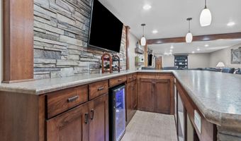 W5982 STRAWFLOWER Drive, Appleton, WI 54915