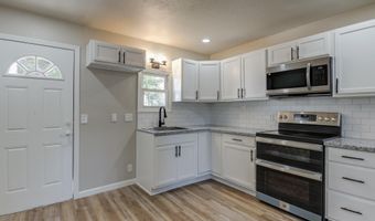 1010 13th St, Abernathy, TX 79311