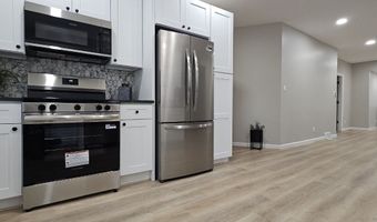 11 Cawley Ct, Bristol, CT 06010