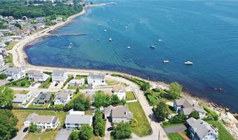 20 Roxbury Rd, Narragansett, RI 02882