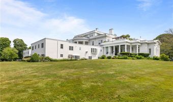 553 Bellevue Ave 14, Newport, RI 02840