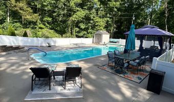 45 Edgewater Dr, Albany, KY 42602