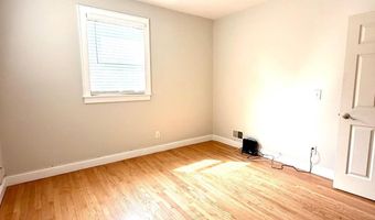 33 Livingston Ave, Avenel, NJ 07001