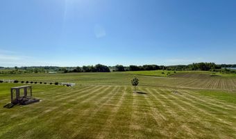 1798 Tiger Ridge Dr, Albert Lea, MN 56007