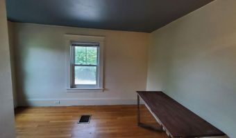 84 14th St, Bangor, ME 04401