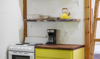 22 Still Hand Ln, Beattyville, KY 41311