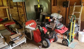 101 Friar Tuck Dr, Becket, MA 01223