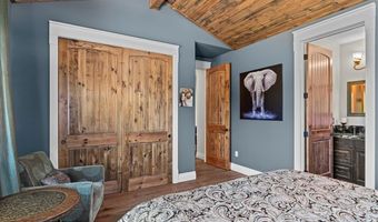 9267 7R Bar Rd, Angels Camp, CA 95222