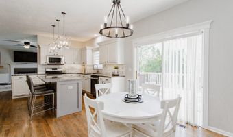 3 BLACKWOLF Ct, Algonquin, IL 60102