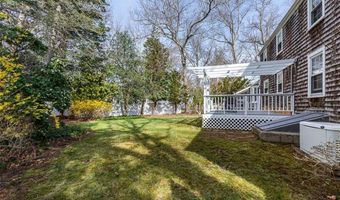 21 Old Chimney Rd, Barrington, RI 02806