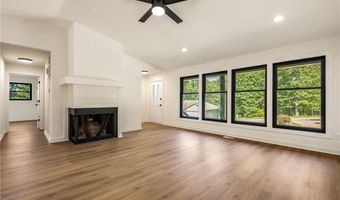 1 Adams Ln, Bella Vista, AR 72715
