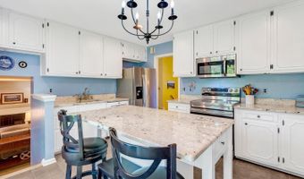 4203 KINGS MILL Ln, Annandale, VA 22003