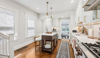 44 Washington Pl, Villas, NJ 07450