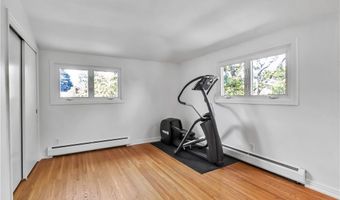 21 Tee Ct, Amherst, NY 14221