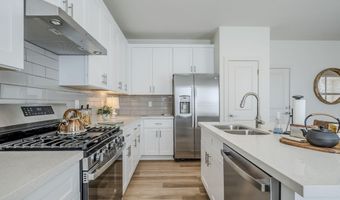 630 W LAREDO St, Chandler, AZ 85225