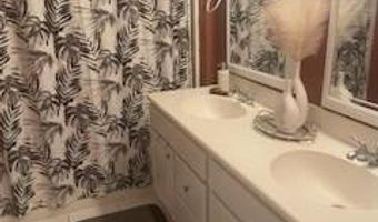 481 Village Oak Ct, Ann Arbor, MI 48103