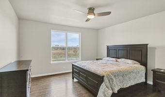 2660 Harnish Dr, Algonquin, IL 60102