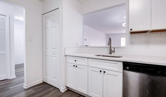20600 CORNSTALK Ter 202, Ashburn, VA 20147