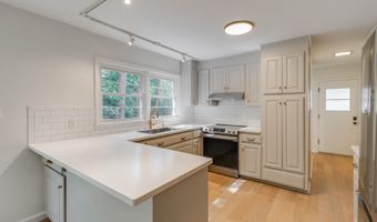 2214 Elkridge Dr, Camden, SC 29020