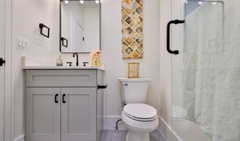 221 S ALFRED St 3A, Alexandria, VA 22314