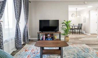 816 W Saint James St 1E, Arlington Heights, IL 60005