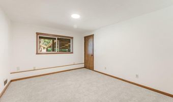 8473 E Apache Trl, Athol, ID 83801