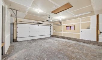 907 40th Ln, Anoka, MN 55303